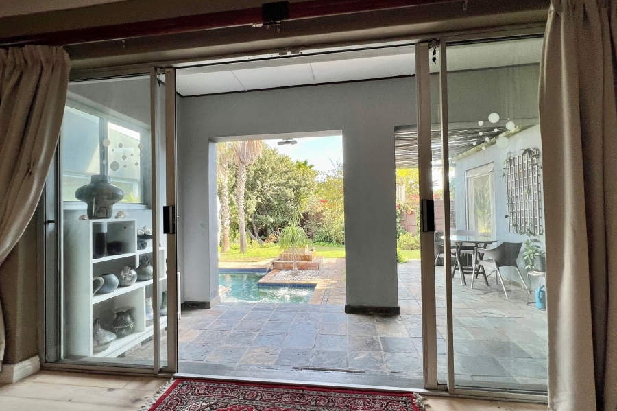 To Let 3 Bedroom Property for Rent in Van Riebeeckstrand Western Cape